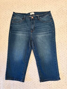 Angels Denim Blue Jeans Capris Size 14 Waist 32 Mid Rise Stretch Cotton Festival